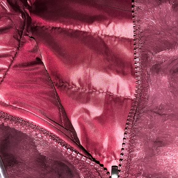 Nicole Miller Women’s Faux Fur Reversible Vest - Picture 8 of 9